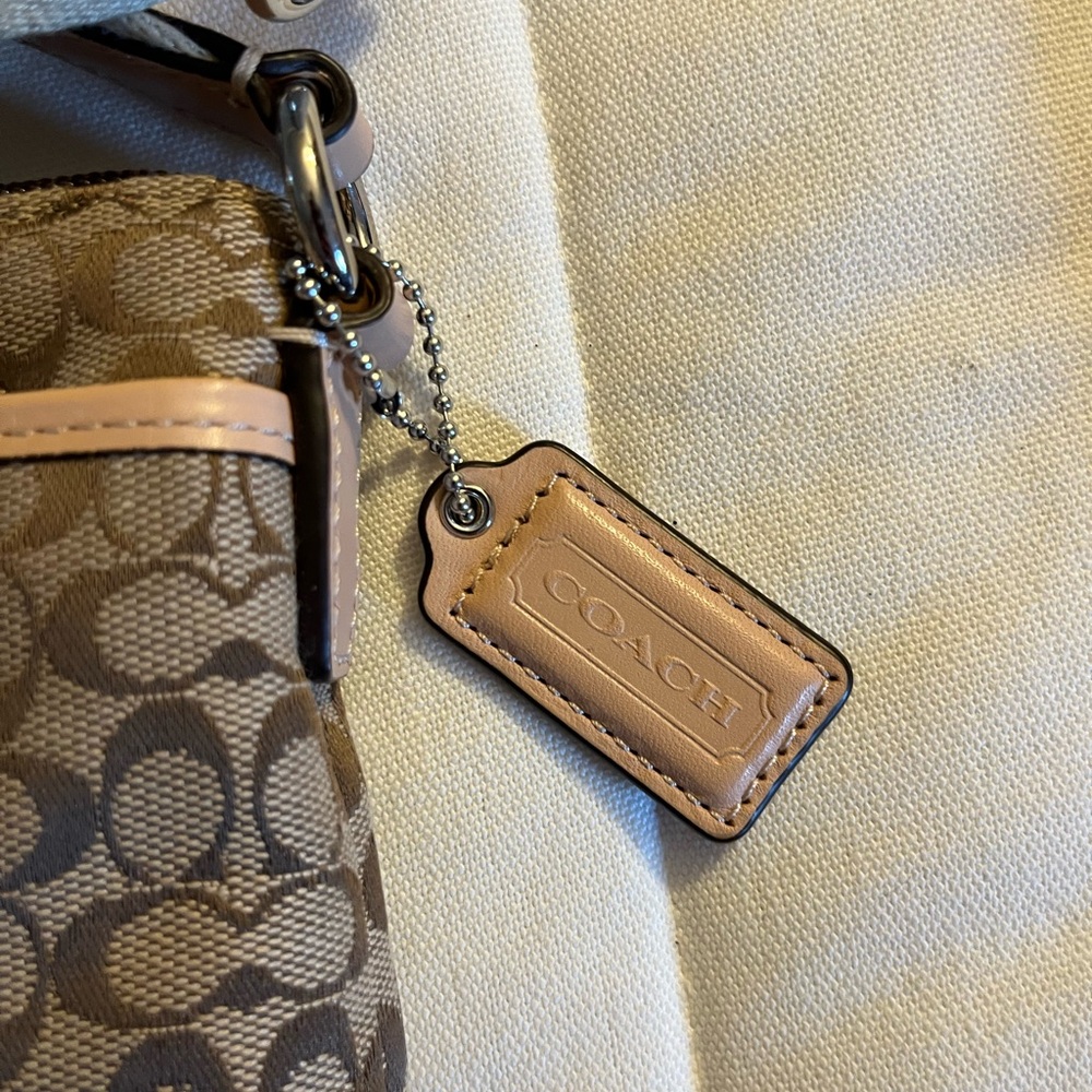 Coach EUC Tan and Brown Jacquard Signature crossbody Bag with Red stripe 9x8 - Picture 3 of 7